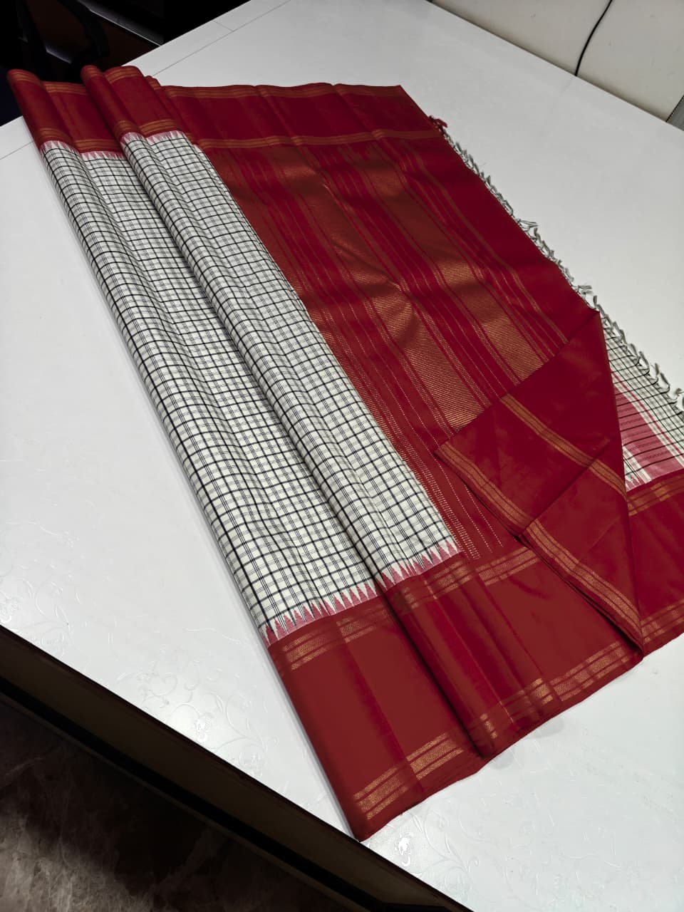 Vintage Korvai Off White Handwoven Kanchipuram Silk Saree